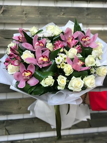 Букет цветов из: Розы и Хризантемы в Батырево