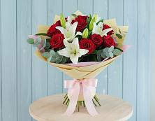 Букет цветов из:  Лилии и Розы в Батырево