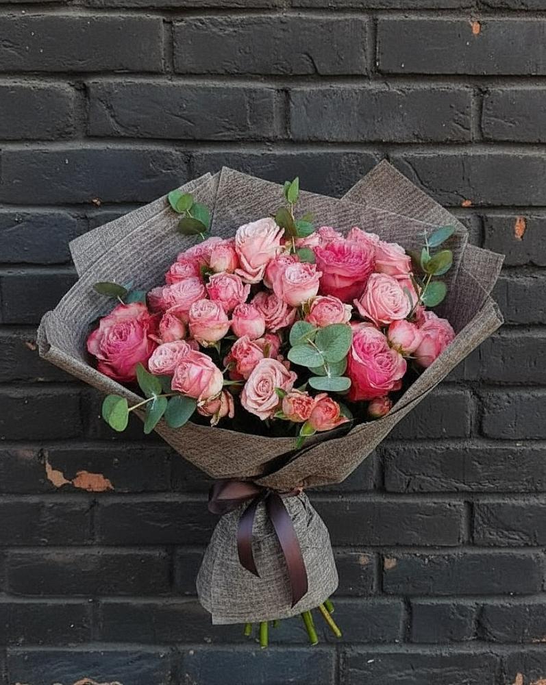 Букет розы в пальмах в Батырево Букет цветов из: Розы в Батырево