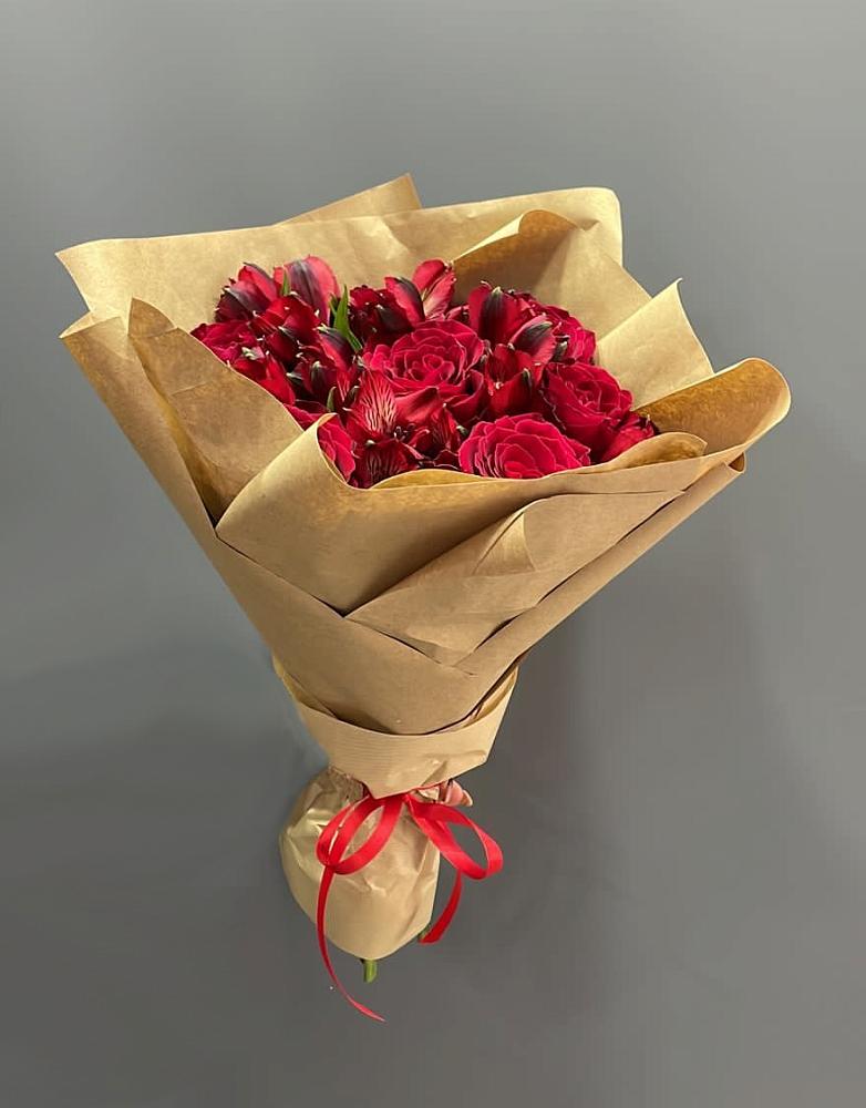 Букет цветов из: Альстромерии и Розы в Батырево