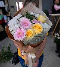 Букет цветов из:  Герберы, Розы и Хризантемы в Батырево