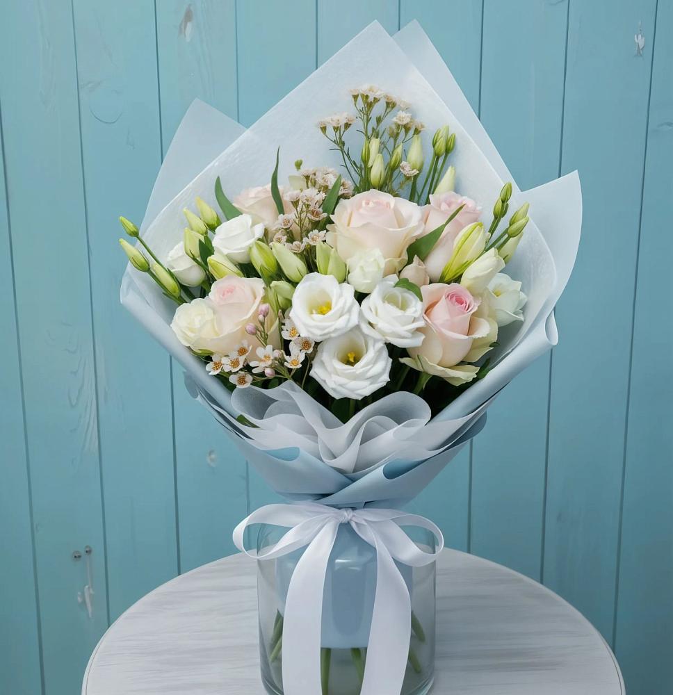 Букет цветов из: Розы и Лизиантусы в Батырево