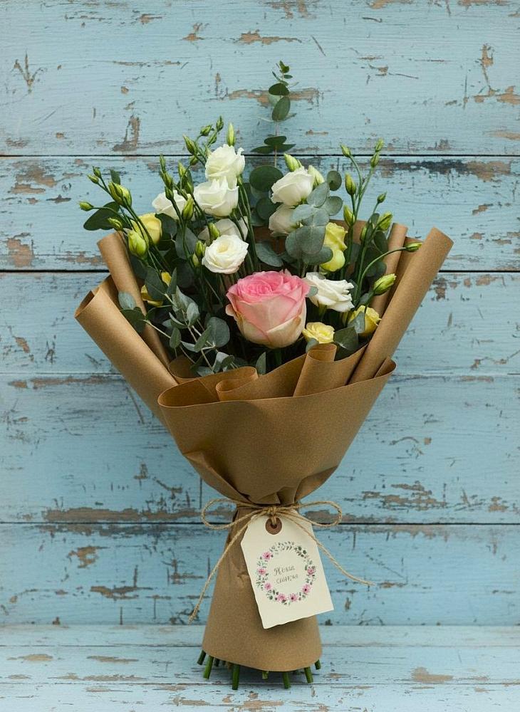 Букет цветов из: Розы и Лизиантусы в Батырево