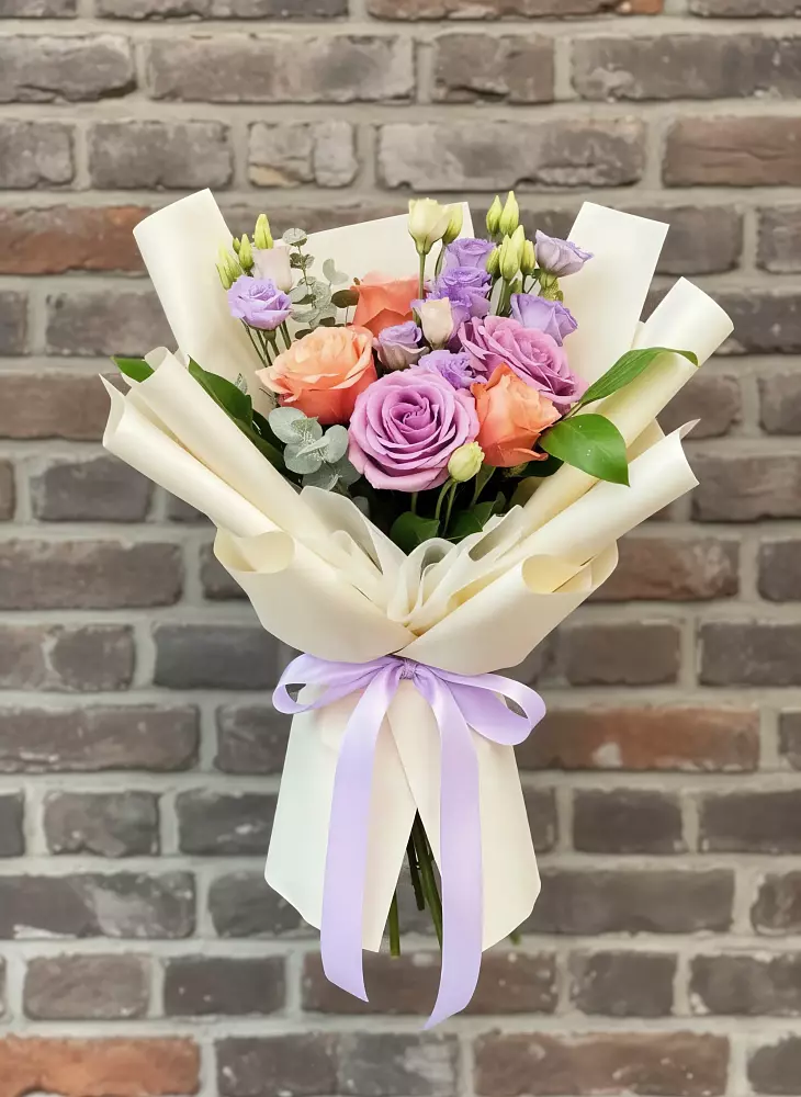 Букет цветов из: Лизиантусы и Розы в Батырево