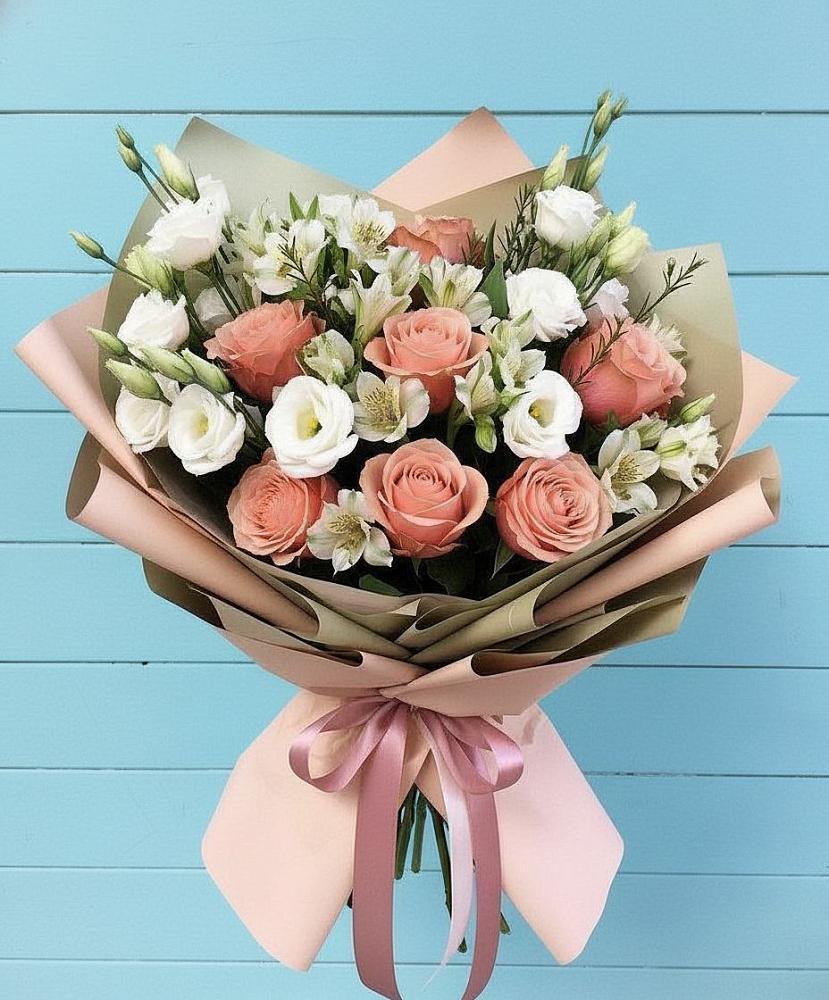 Букет цветов из: Розы, Альстромерии и Лизиантусы в Батырево