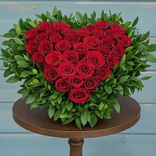 Композиция Сердце в любви в Батырево Цветочная композиция из Розы в виде сердца в Батырево