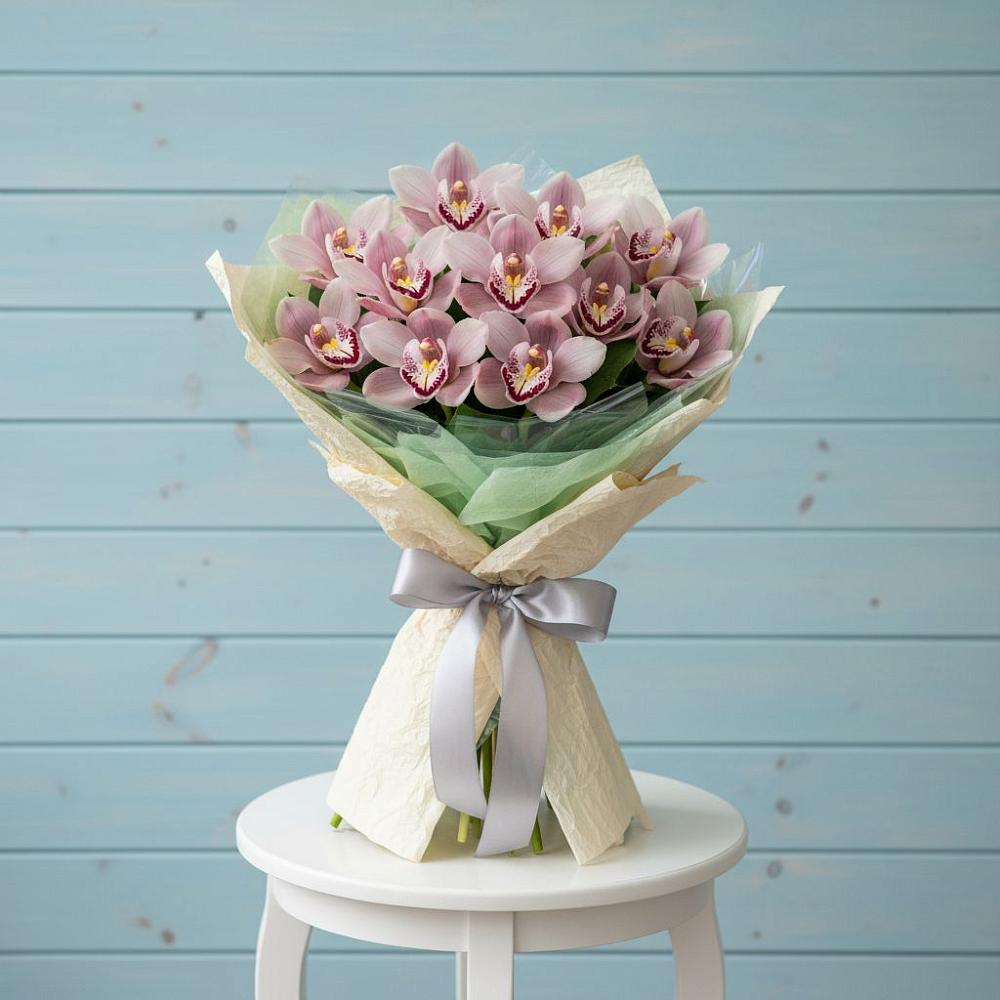 Букет 11 орхидей в Батырево Букет цветов из: Орхидеи и Розы в Батырево