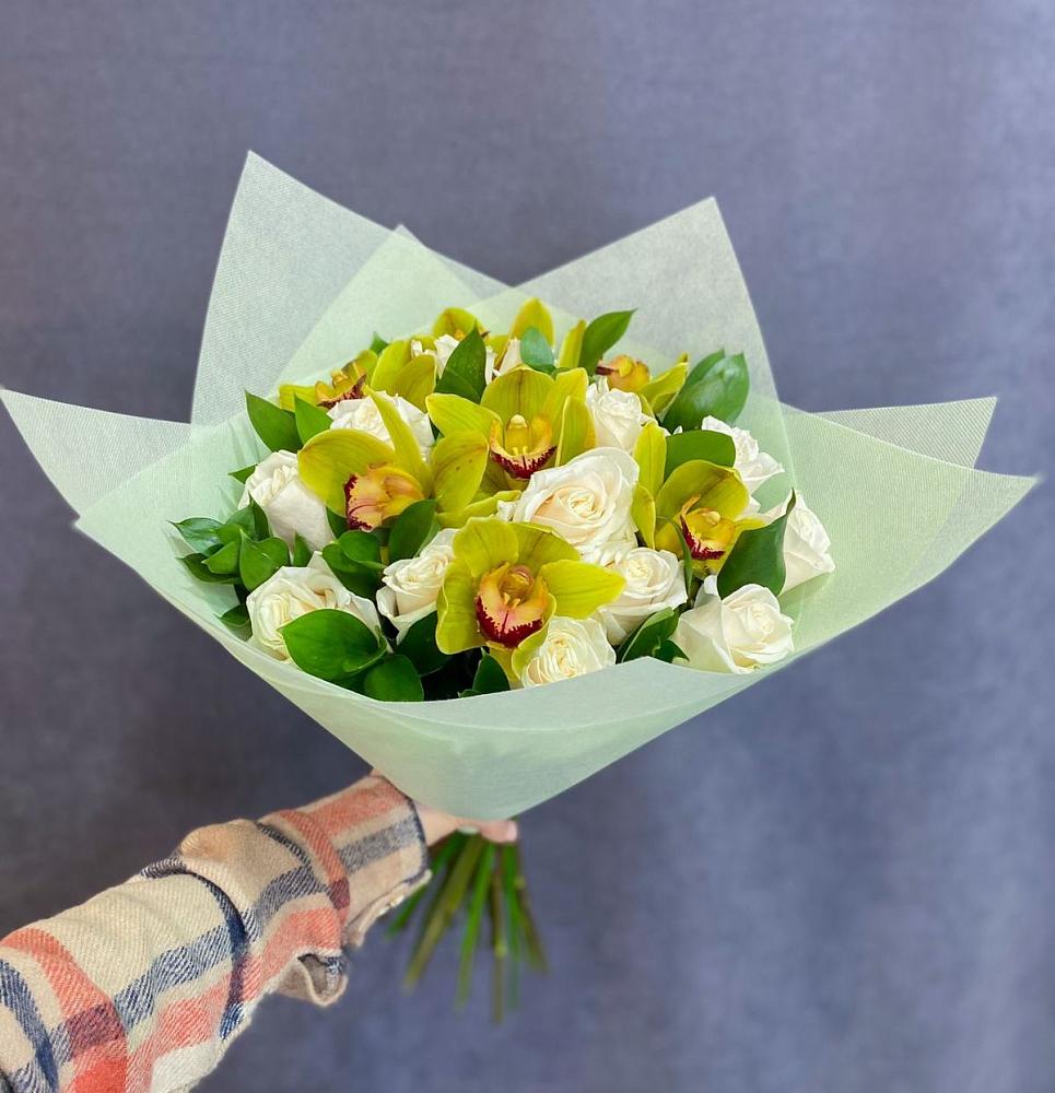 Букет цветов из: Орхидеи и Розы в Батырево