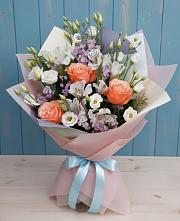 Букет цветов из:  Лизиантусы, Розы, Альстромерии и Гипсофила в Батырево