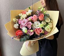 Букет цветов из:  Розы, Лизиантусы и Гвоздики #REPLACE_PRED# Батырево