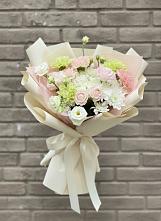 Букет цветов из:  Гвоздики, Розы, Лизиантусы и Хризантемы в Батырево
