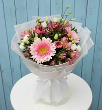 Букет цветов из:  Герберы, Альстромерии и Лизиантусы в Батырево