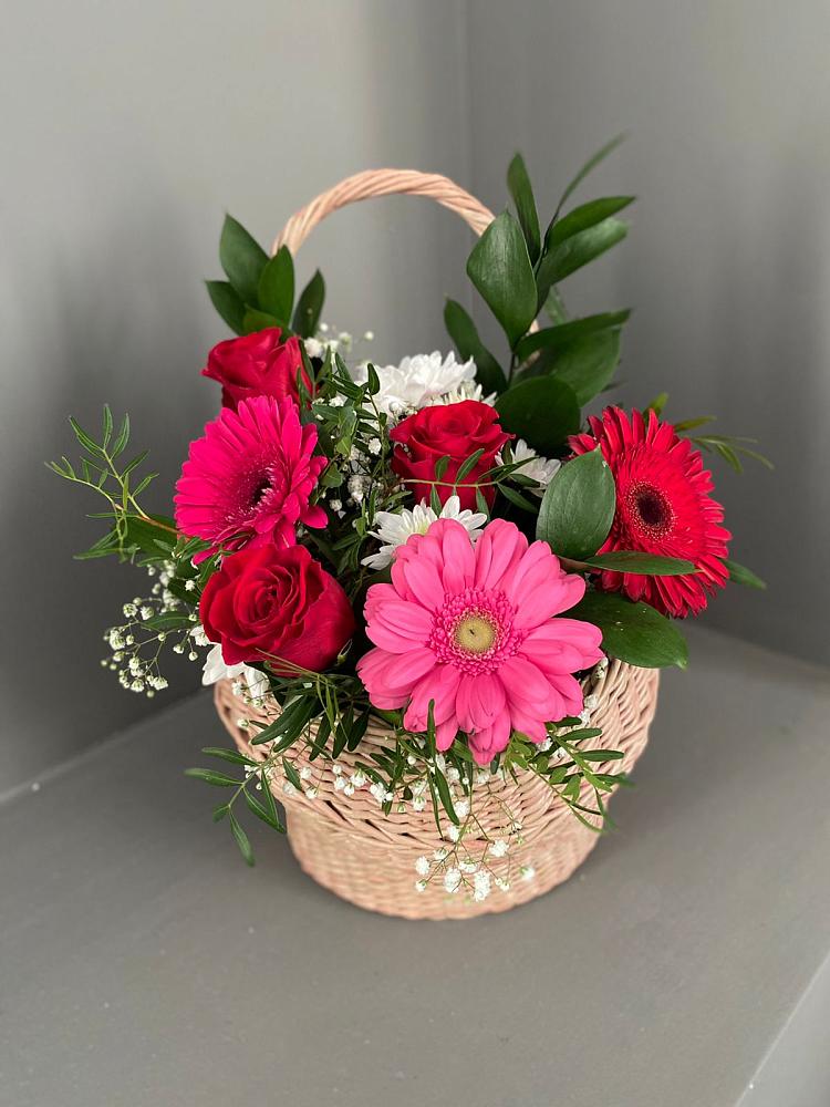 Цветочная композиция из Розы, Хризантемы и Герберы в корзине в Батырево