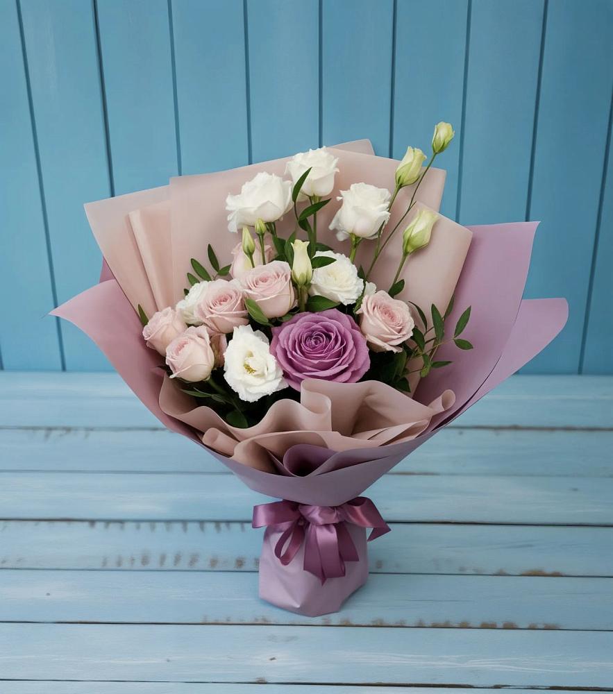 Букет цветов из: Розы и Лизиантусы в Батырево